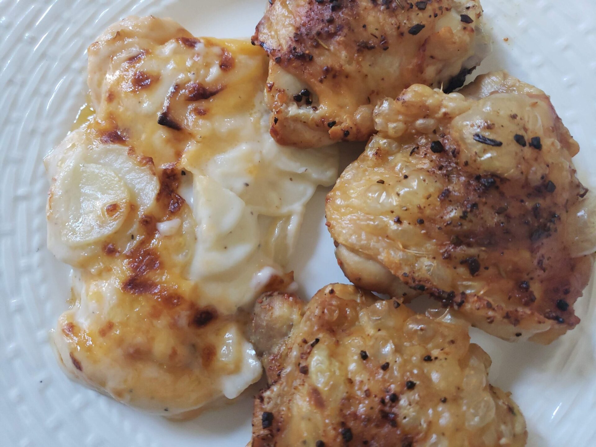 Scalloped-Potatoes-and-Chicken