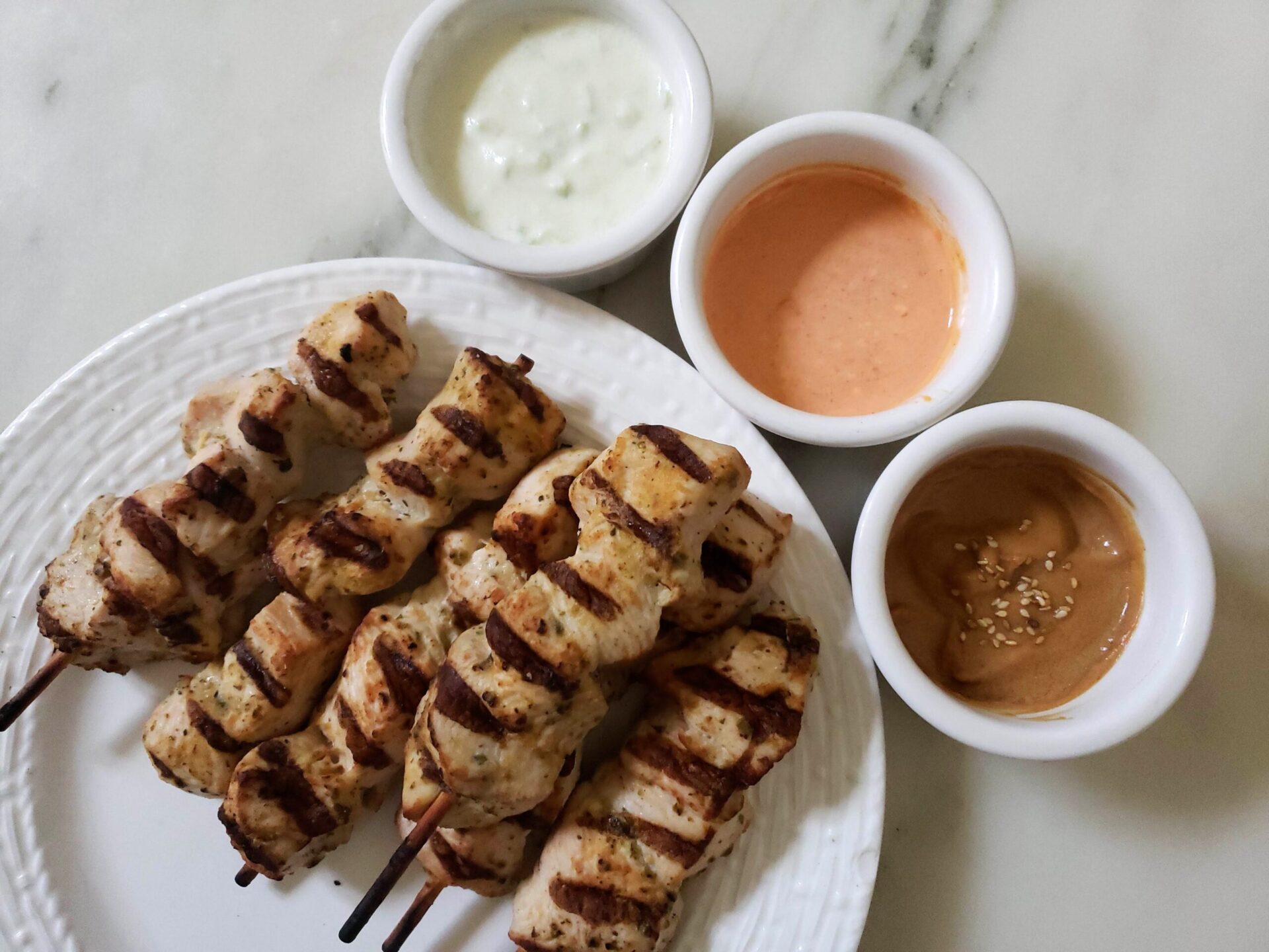 Mediterranean-chicken-skewers-with-Dip