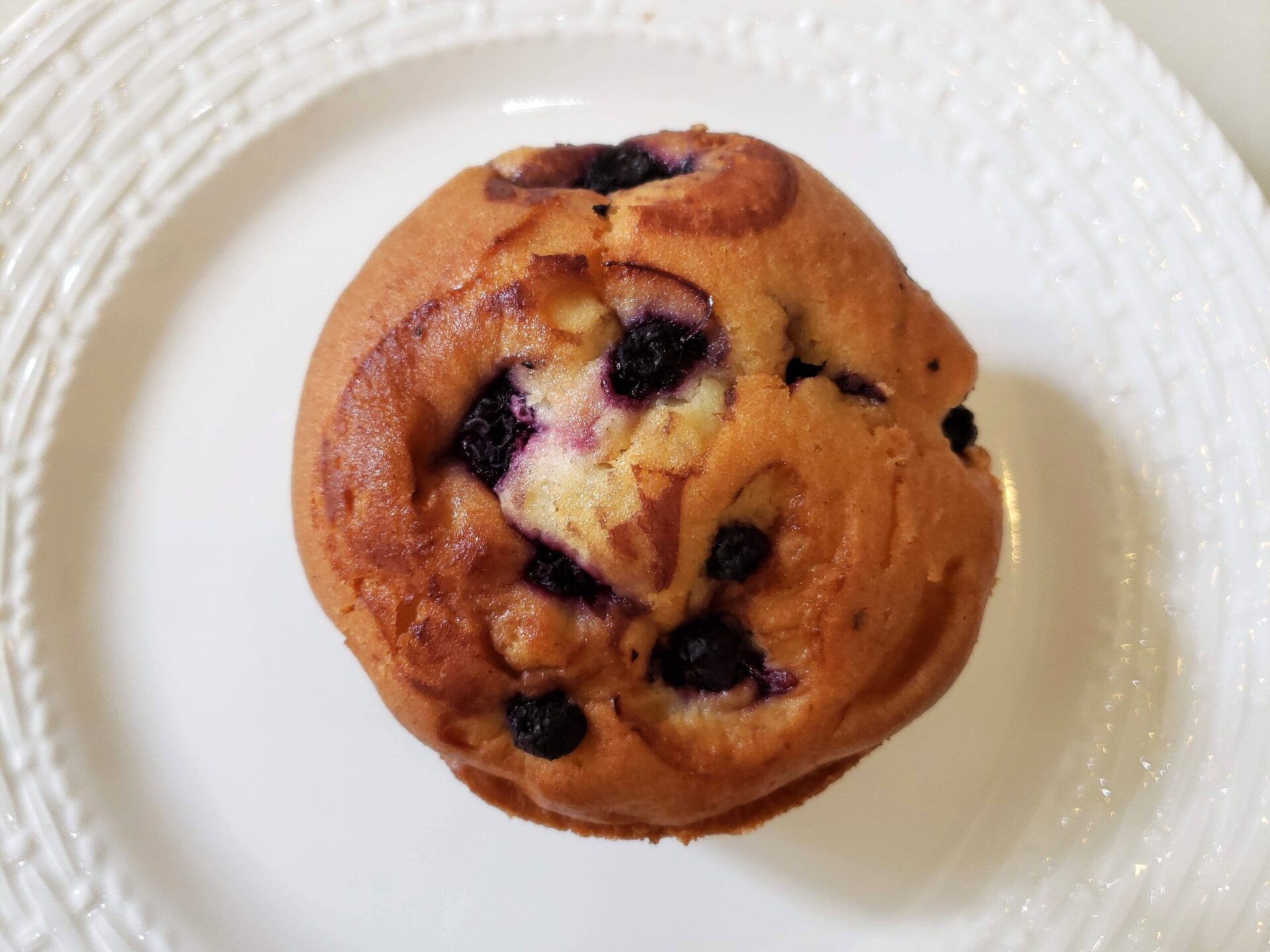 Big-Blueberry-Muffin-Costco-Bakery