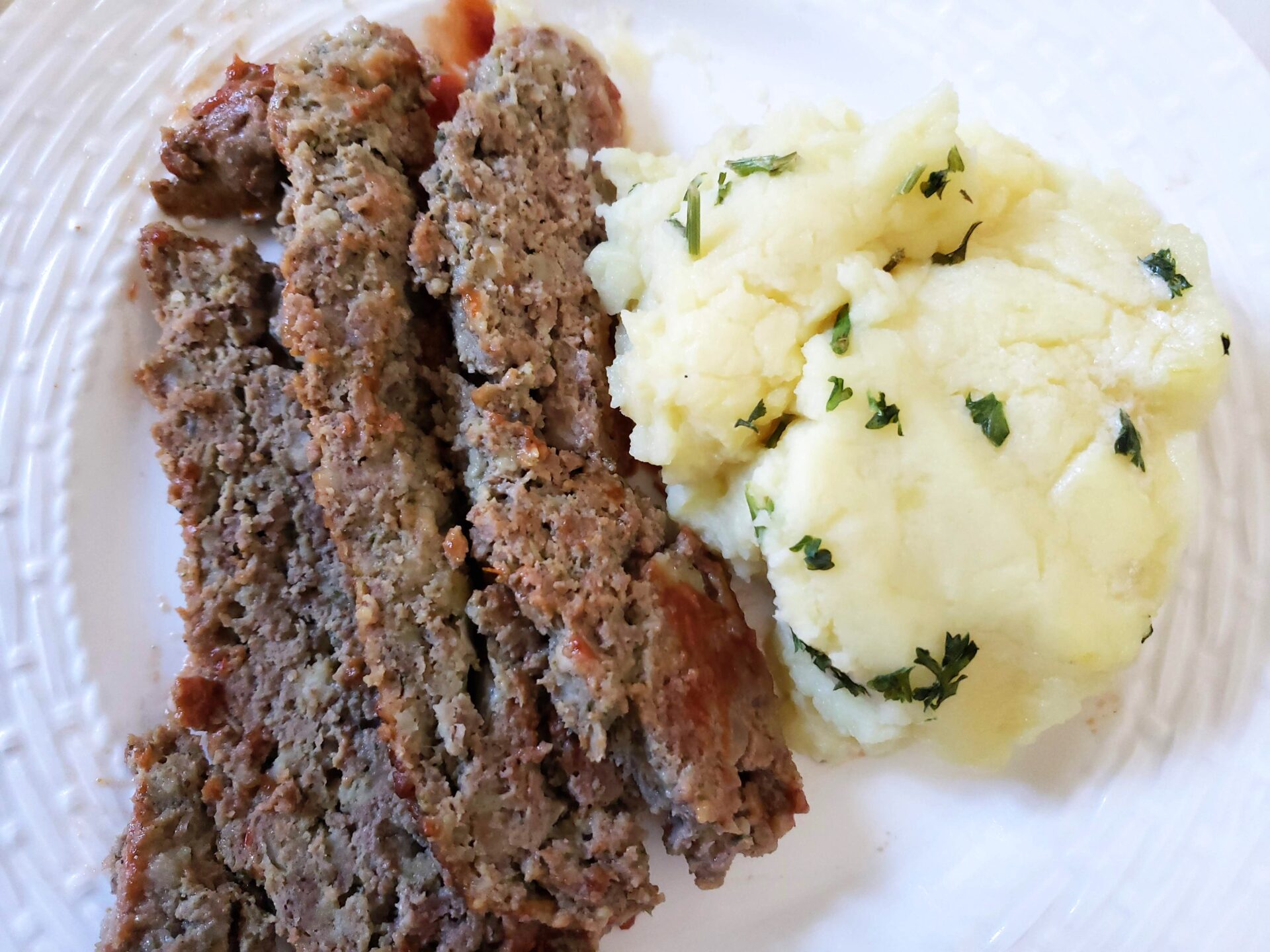 Costco-Meatloaf-and-Mashed-Potatoes-Meal