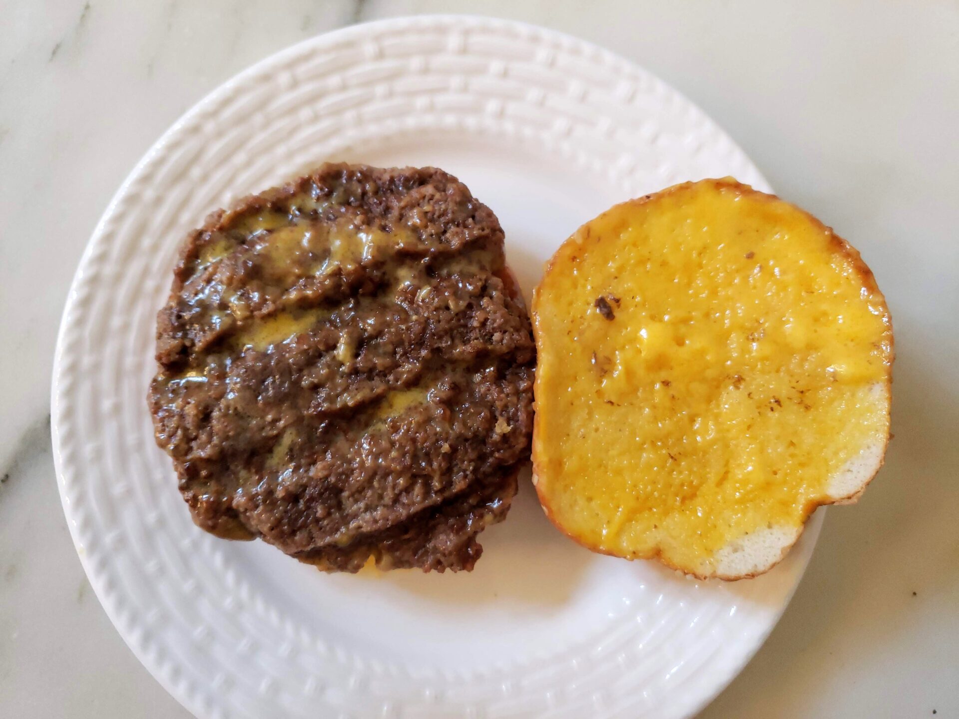 Melted-Cheese-Angus-Cheeseburger-from-Costco