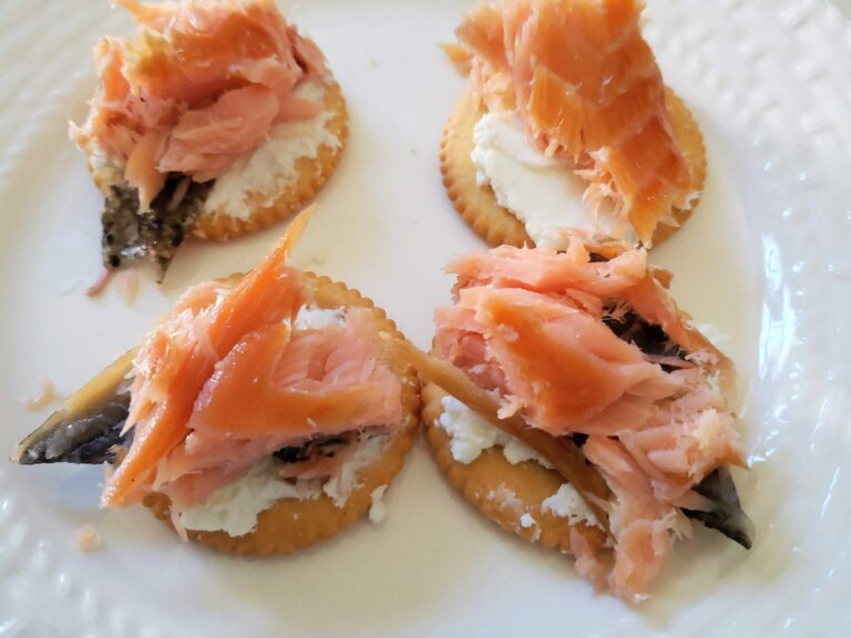 Smoked-Salmon-and-Goat-Cheese-Crackers