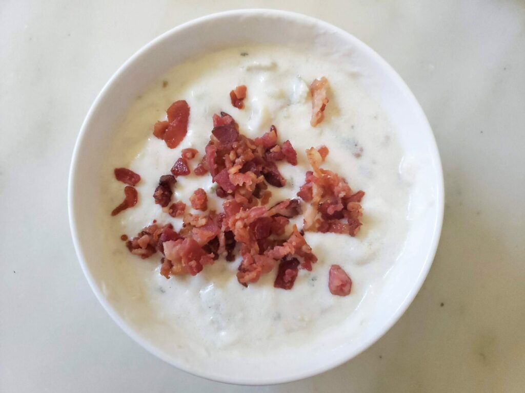 Clam-Chowder-With-Bacon